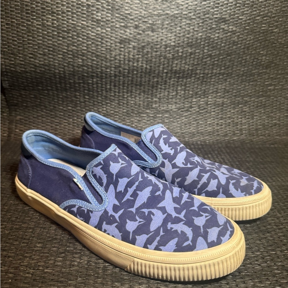 Toms Blue Shark Loafers Comfortable Slip-Ons
